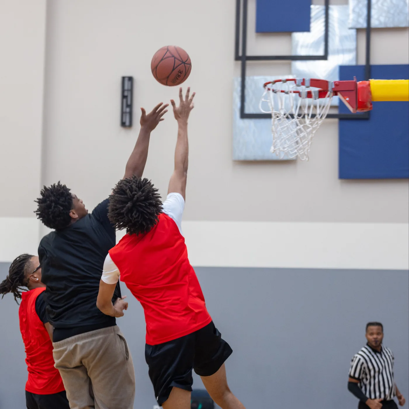 Competitive No Backboard Basketball action at the UHoop